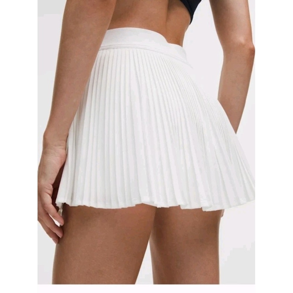 Lululemon Women's White Pleated Tennis Skirt Sz 12 Pickleball Golf - Picture 2 of 8